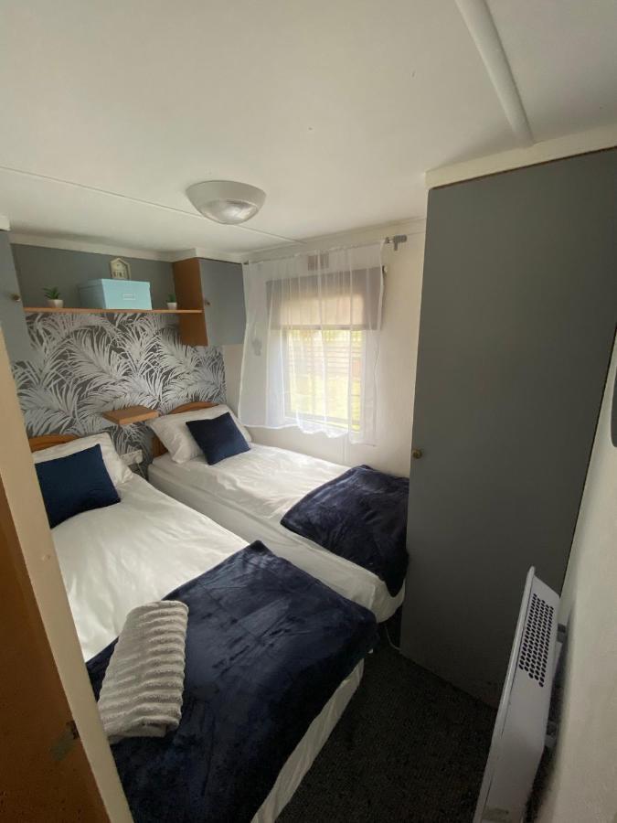 Unique Caravan With Outdoor Space Ballantrae Bagian luar foto