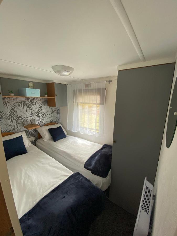 Unique Caravan With Outdoor Space Ballantrae Bagian luar foto