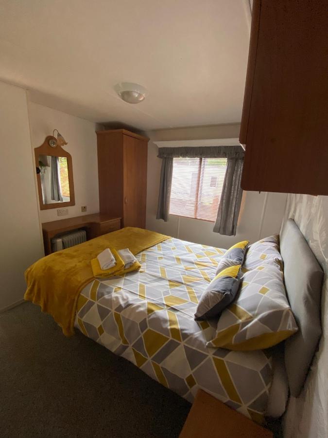 Unique Caravan With Outdoor Space Ballantrae Bagian luar foto