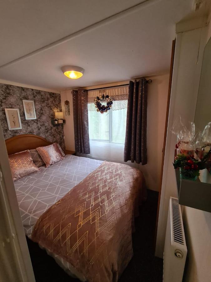 Unique Caravan With Outdoor Space Ballantrae Bagian luar foto