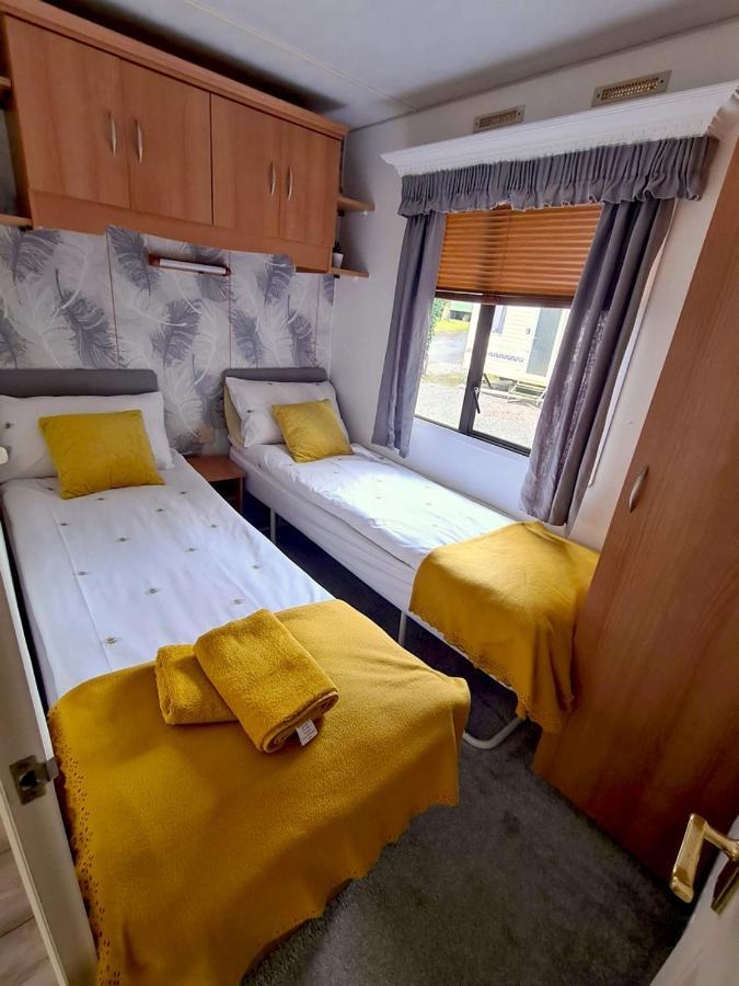 Unique Caravan With Outdoor Space Ballantrae Bagian luar foto