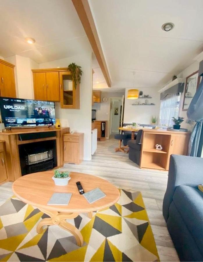 Unique Caravan With Outdoor Space Ballantrae Bagian luar foto