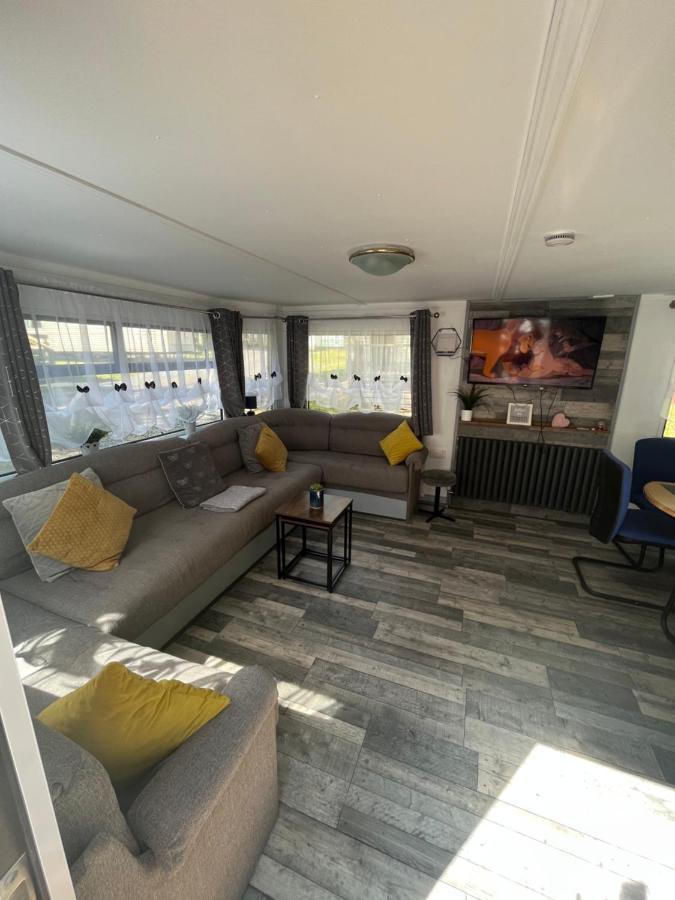 Unique Caravan With Outdoor Space Ballantrae Bagian luar foto