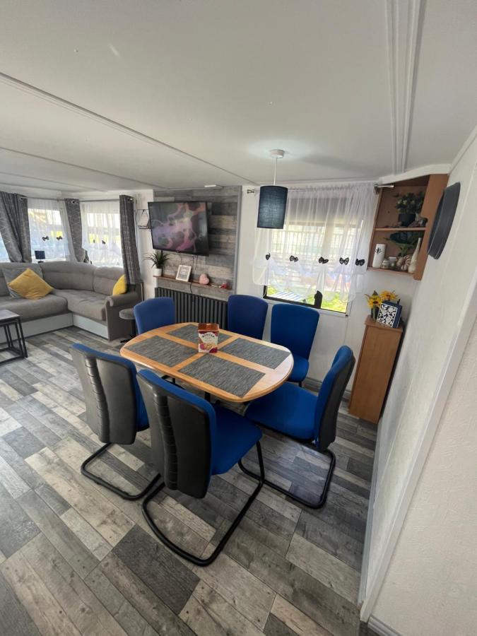 Unique Caravan With Outdoor Space Ballantrae Bagian luar foto