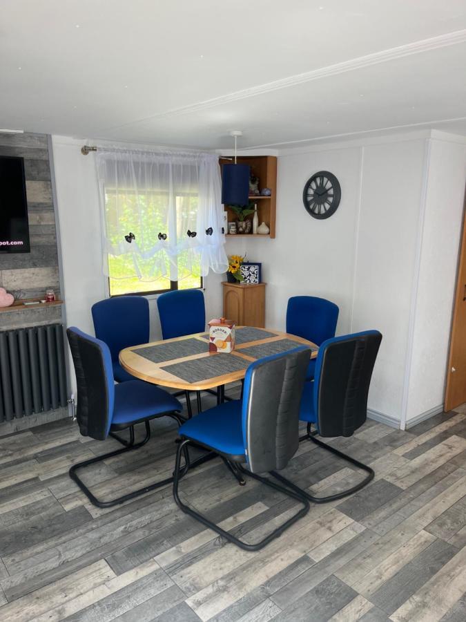Unique Caravan With Outdoor Space Ballantrae Bagian luar foto