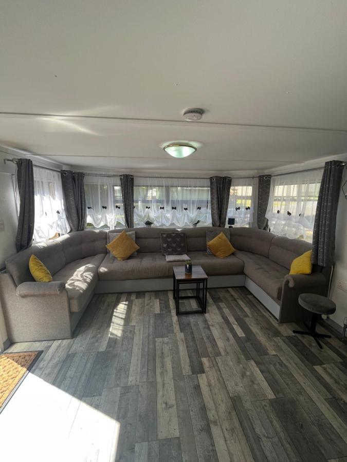 Unique Caravan With Outdoor Space Ballantrae Bagian luar foto